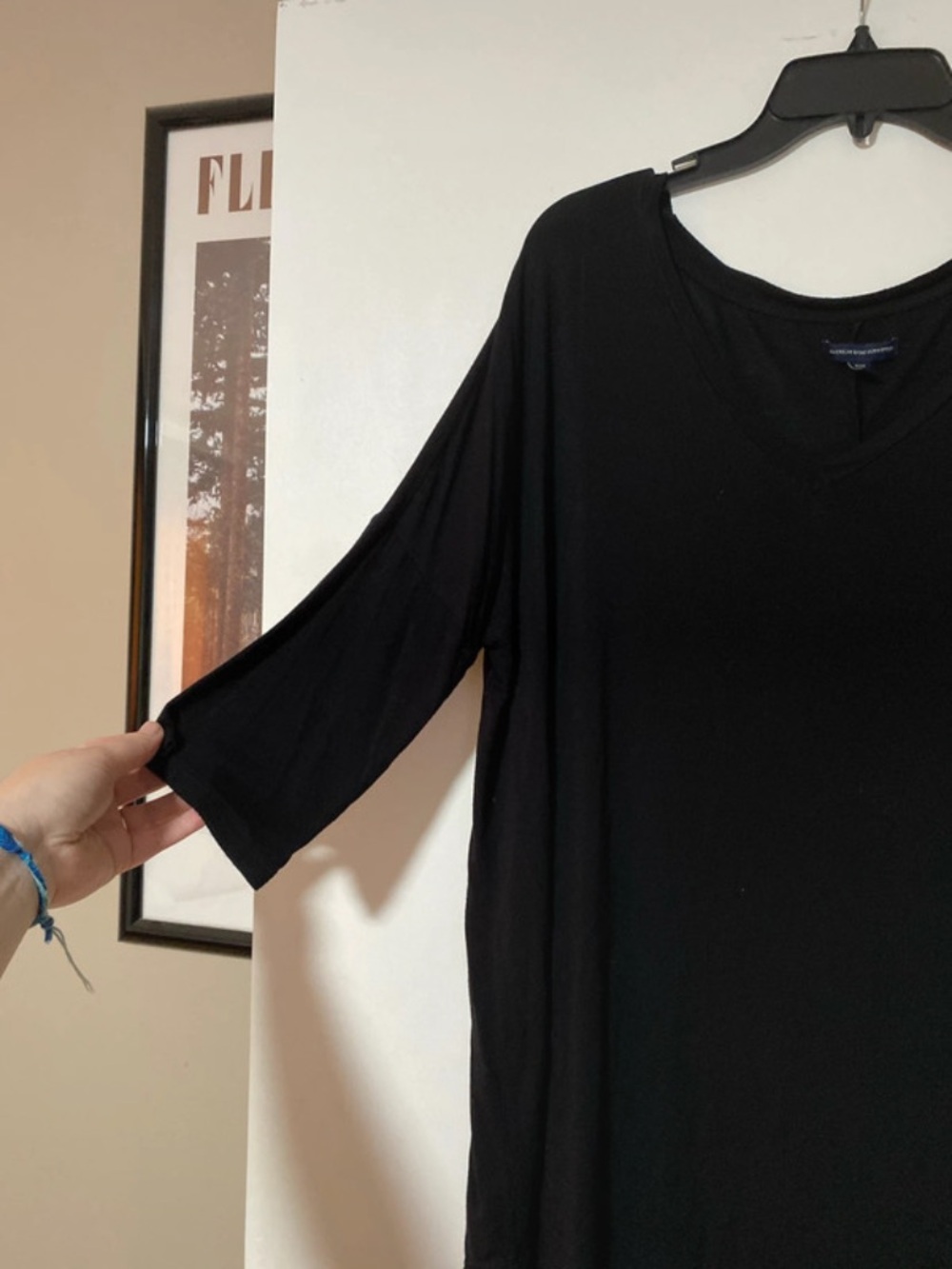 American Eagle Outfitters Black V-Neck Long Sleeve Tee